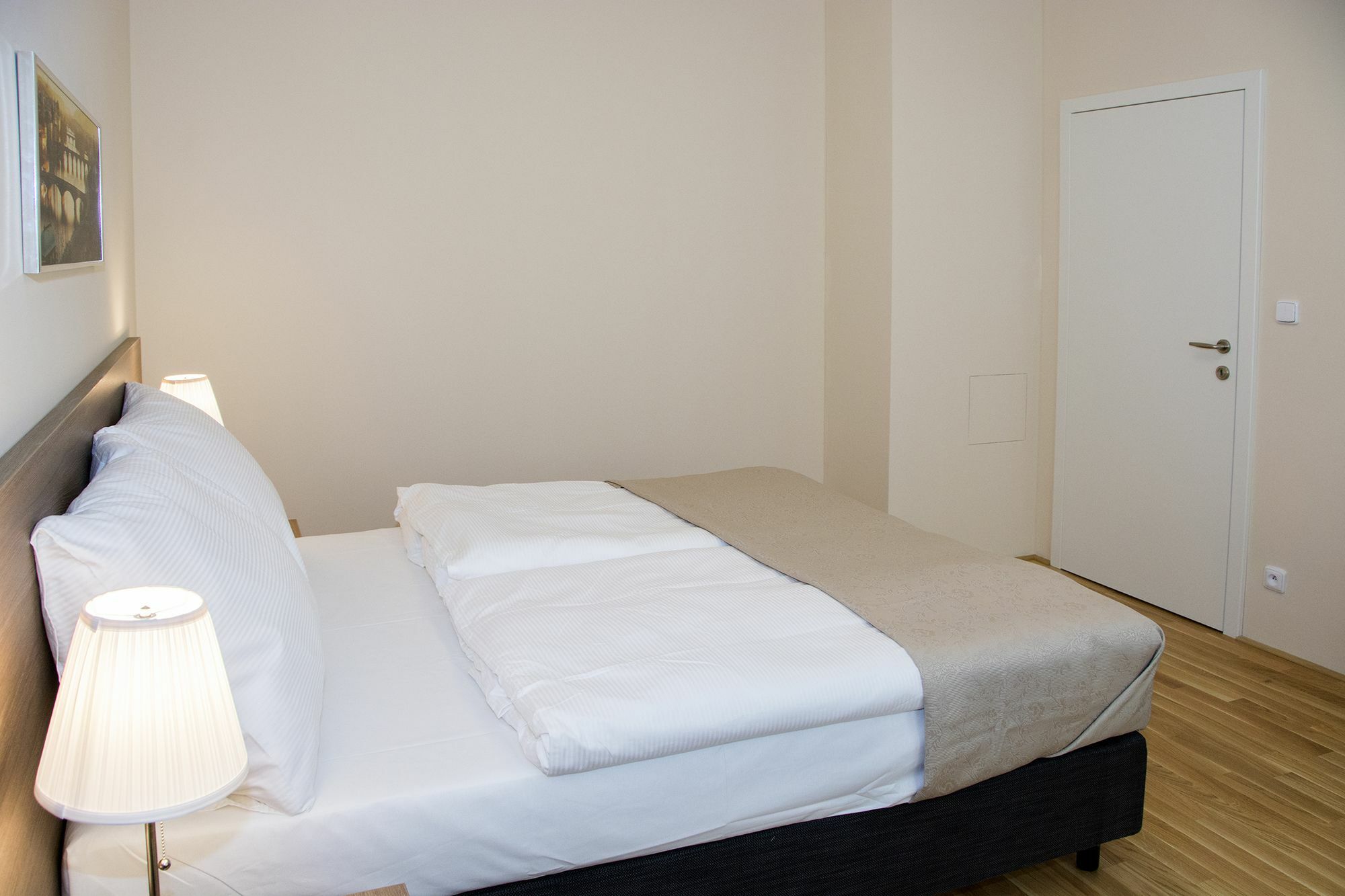 Limes Apart Otel Prag